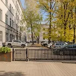 Apartment In With Free Parking *