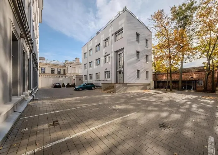 In With Free Parking Apartman *